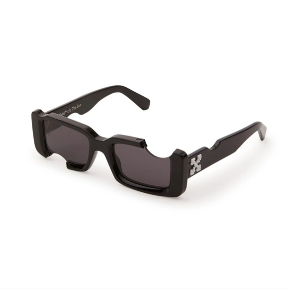 Luxury Black Sunglasses 😎 ✨️ - Picture 1 of 9